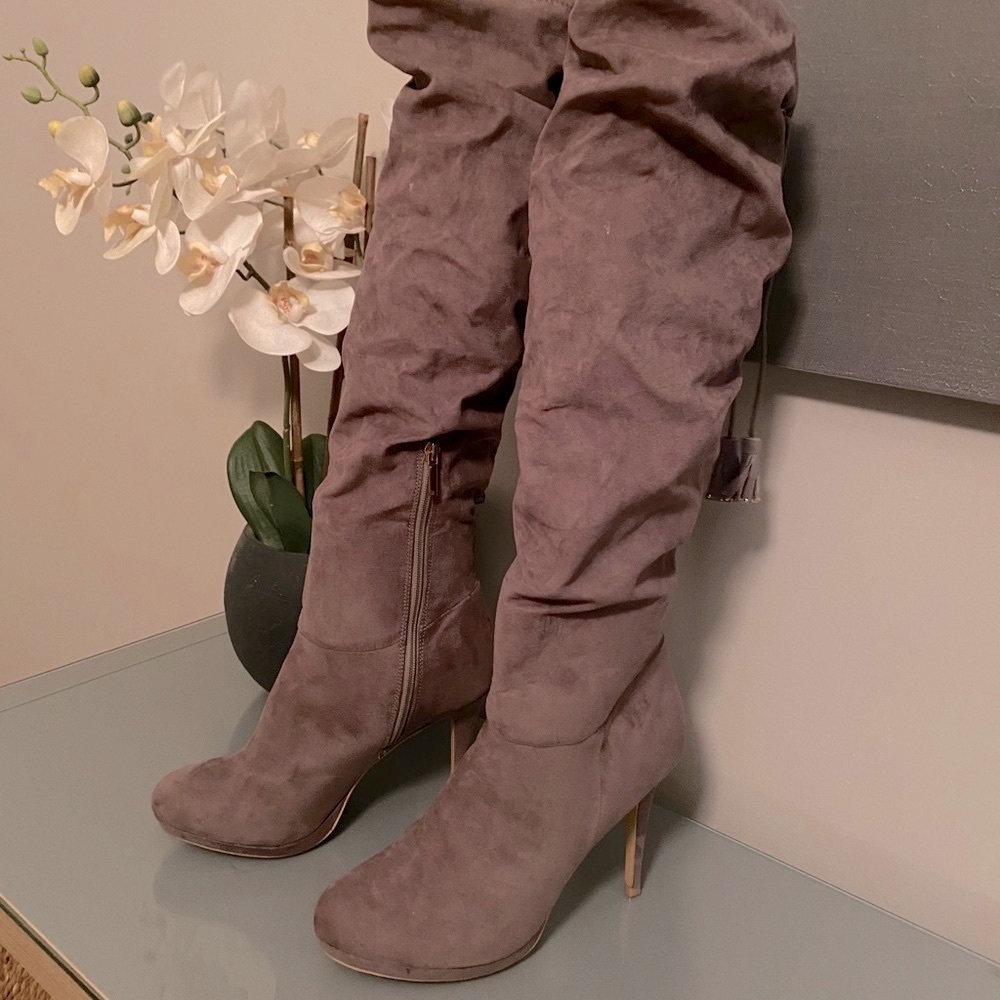Thalia Sodi Taupe Knee High Boots 9.5 - Picture 3 of 10